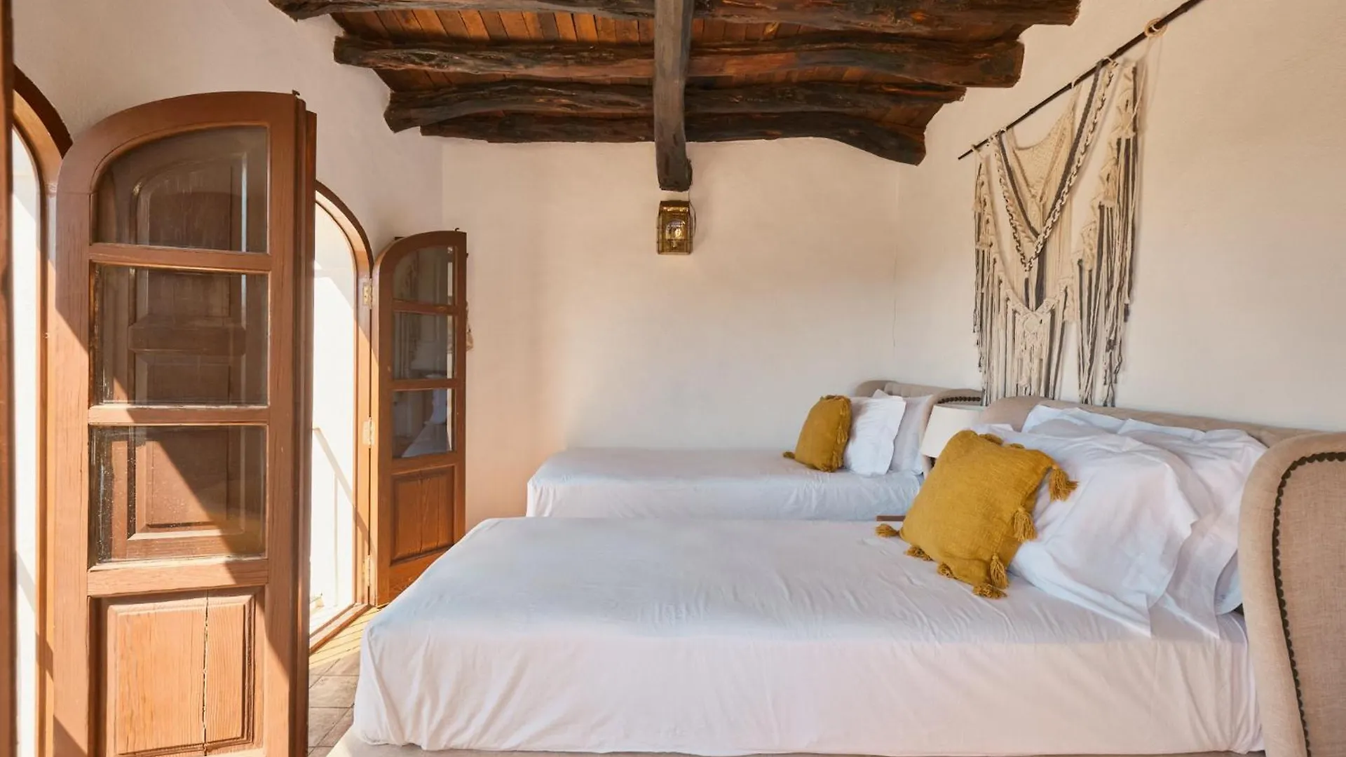 Отель The Guardian House Santa Gertrudis  Гостевой дом